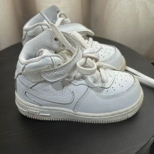 Nike forcé 1 high top.